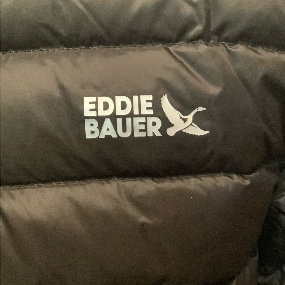 Eddie Bauer Boys’ L Black Puffer Jacket with Quilted Design - Picture 3 of 11
